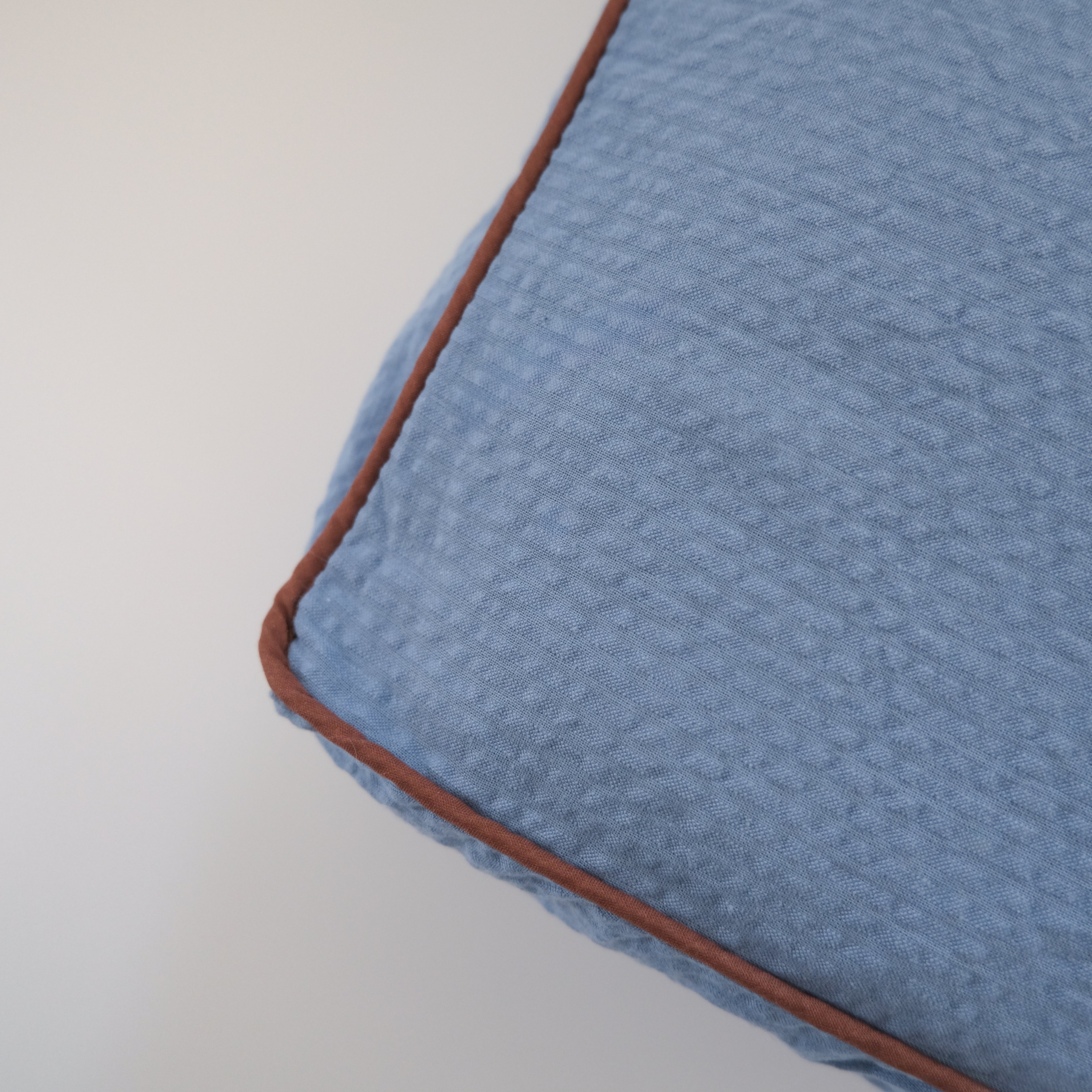 Catbedmatカバー Saxony Blue×Brown Piping